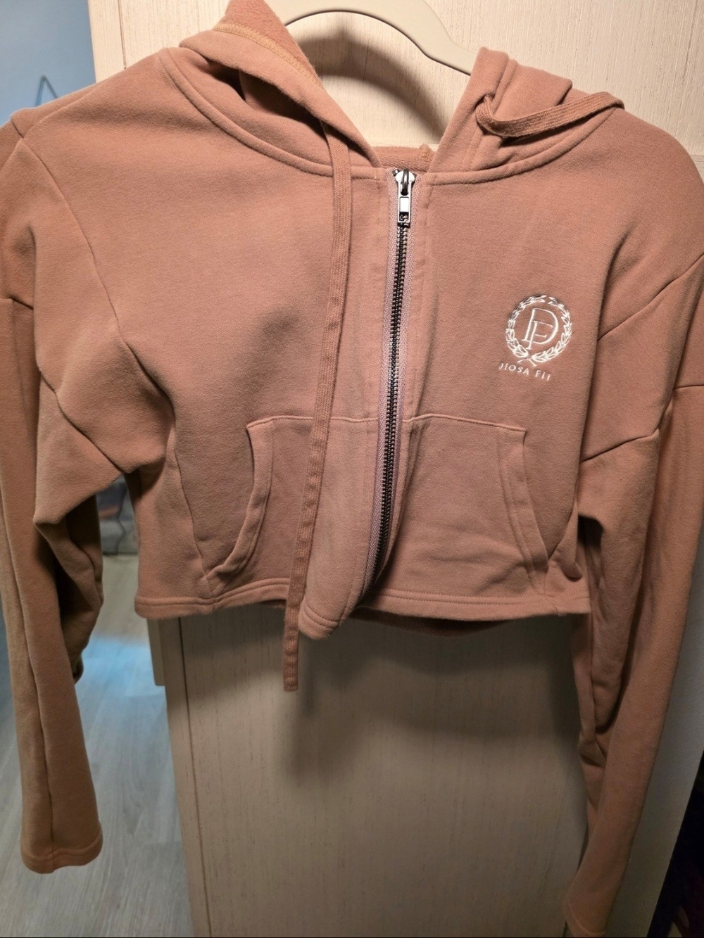 Diosa Fit Brown Cropped Zip Up Hoodie Women’s Medium